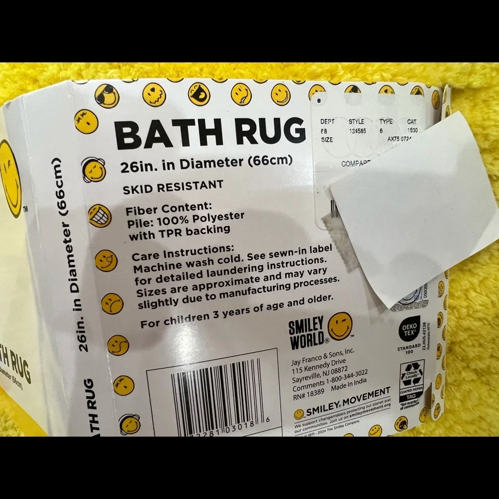 NWT Smiley World 26”Diameter Smiley Face Bath Rug